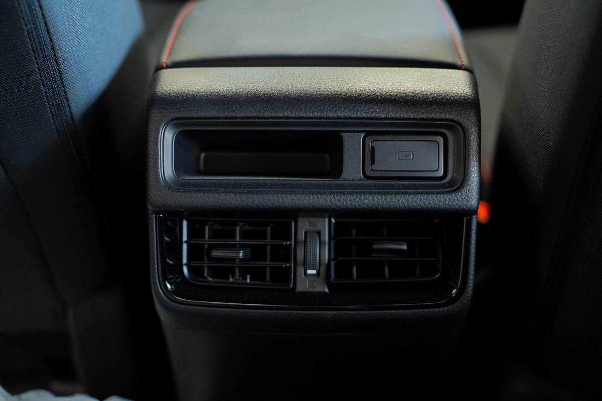ISUZU D-MAX GT 3.0L A/T 4X4 FULL OPTION MODEL 2026 GCC SPECS-14-14