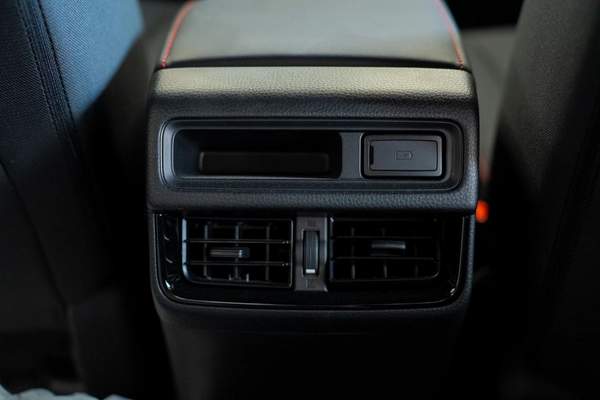 ISUZU D-MAX GT 3.0L A/T 4X4 FULL OPTION MODEL 2026 GCC SPECS
