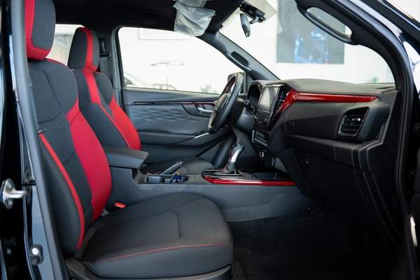 ISUZU D-MAX GT 3.0L A/T 4X4 FULL OPTION MODEL 2026 GCC SPECS