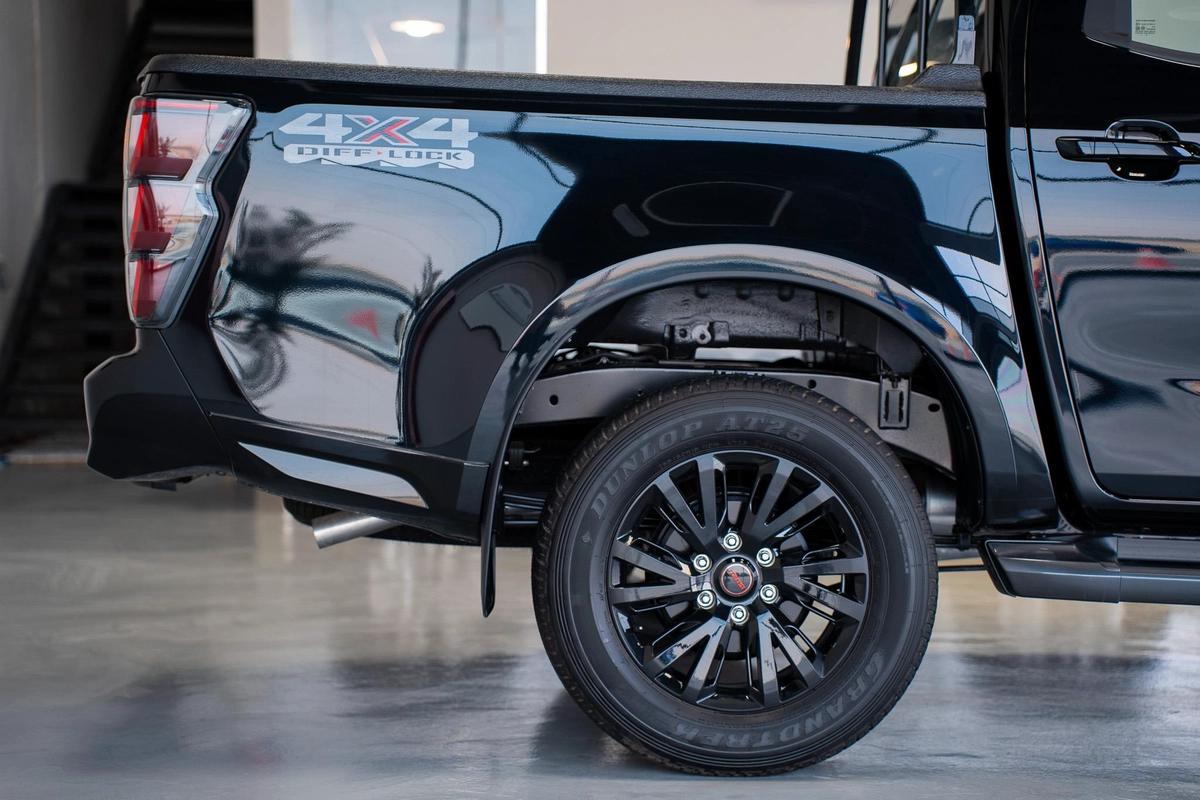 ISUZU D-MAX GT 3.0L A/T 4X4 FULL OPTION MODEL 2026 GCC SPECS-12-12