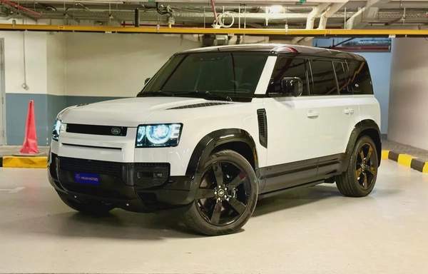 2023 Land Rover Defender P525 V8 2023 | Full Options | Only 5,100 KM