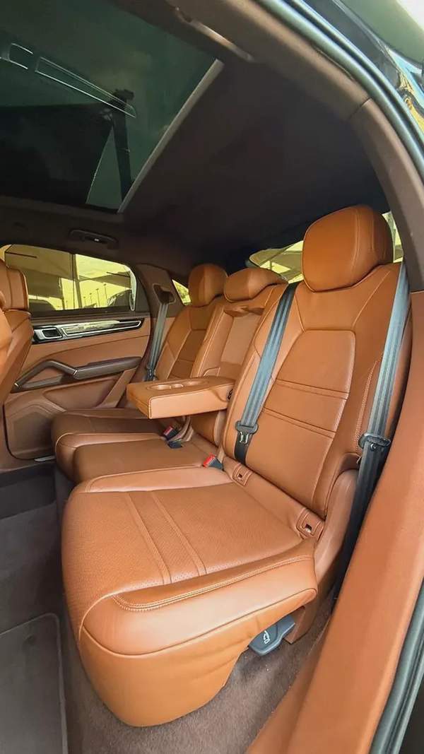 Porsche cayenne coupe model 2023 gcc original paint بورش كايان كوب ٢٠٢٣ خليجي صبغ وكالة