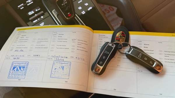 Porsche cayenne coupe model 2023 gcc original paint بورش كايان كوب ٢٠٢٣ خليجي صبغ وكالة