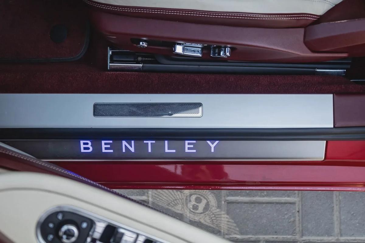 Bentley Continental GT-11-11