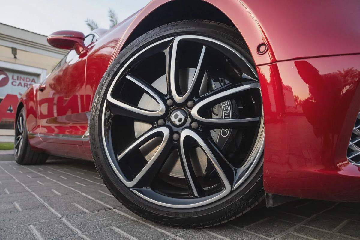 Bentley Continental GT-3-3