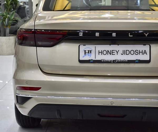 Geely Emgrand 1.5L ( 2024 Model ) in Golden Color GCC Specs