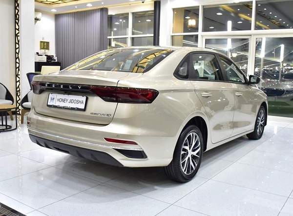 Geely Emgrand 1.5L ( 2024 Model ) in Golden Color GCC Specs