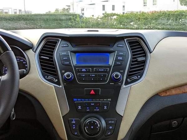 Hyundai Santa Fe 2016 GCC Mint Condition With Beige Interior Super 7 Seater Family SUV