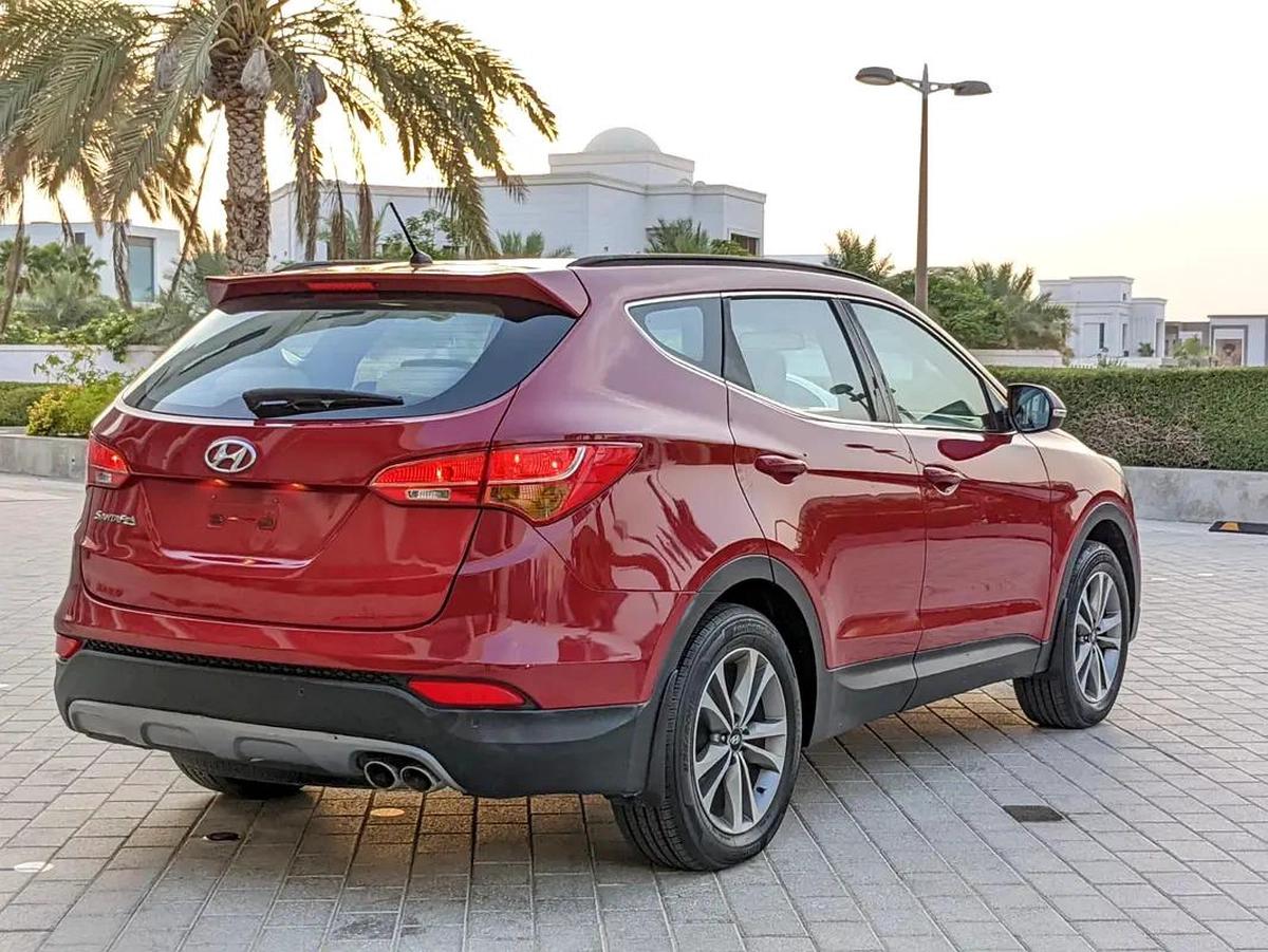Hyundai Santa Fe 2016 GCC Mint Condition With Beige Interior Super 7 Seater Family SUV-17-17