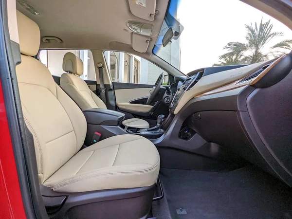 Hyundai Santa Fe 2016 GCC Mint Condition With Beige Interior Super 7 Seater Family SUV