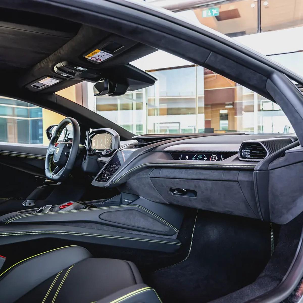 2024 LAMBORGHINI REVUELTO BRAND NEW ( FREE SERVICE CONTRACT )-11-11