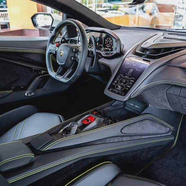 2024 LAMBORGHINI REVUELTO BRAND NEW ( FREE SERVICE CONTRACT )