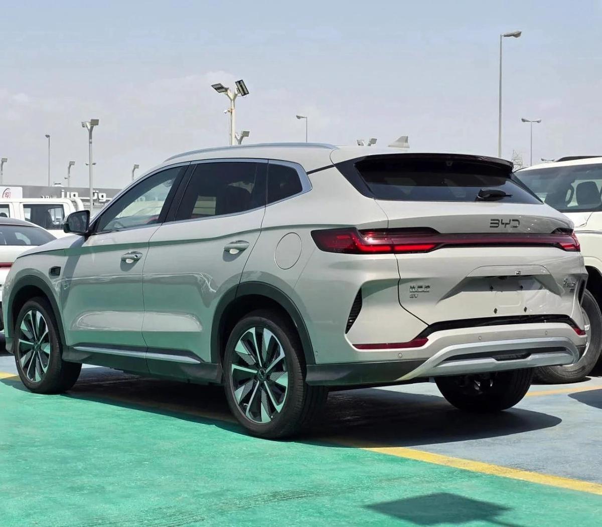 BYD SONG PLUS 605KM EV-2-2