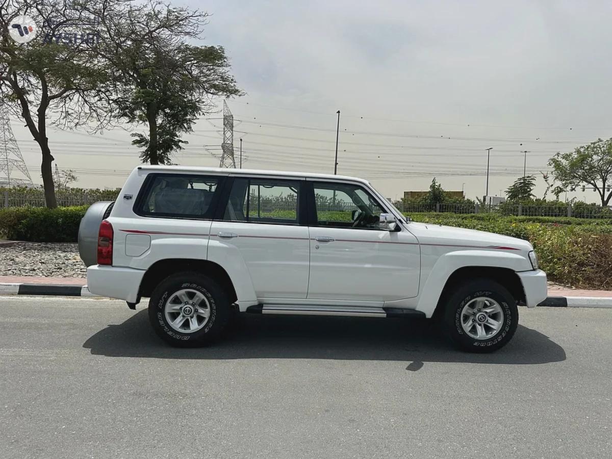 Nissan Safari الأسطورة GCC 2024 5 years warranty( Manual Transmission)-3-3