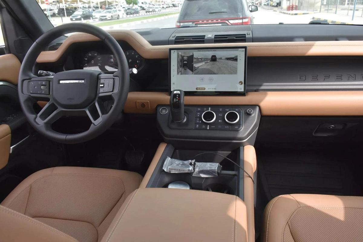 LAND ROVER DEFENDER P400 XDYNAMIC HSE 2025 | GREEN-1-1
