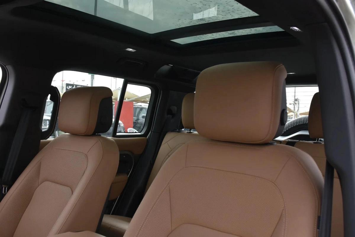 LAND ROVER DEFENDER P400 XDYNAMIC HSE 2025 | GREEN-6-6