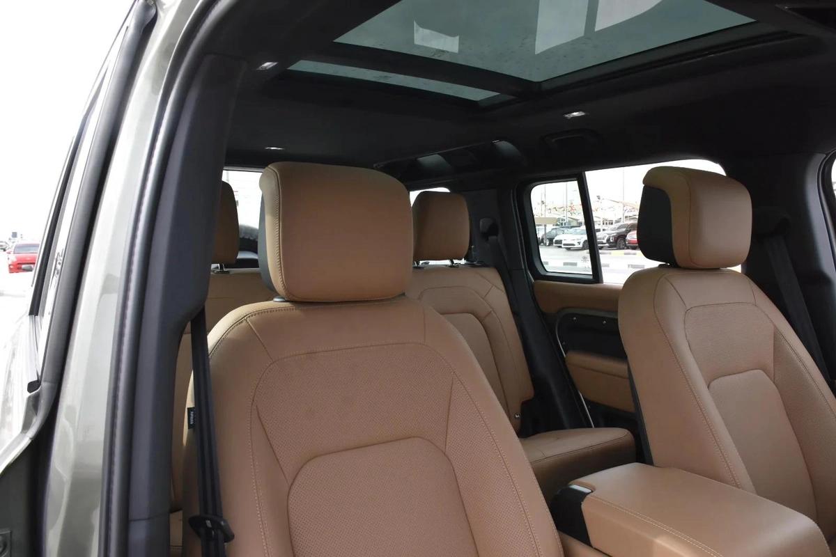 LAND ROVER DEFENDER P400 XDYNAMIC HSE 2025 | GREEN-4-4