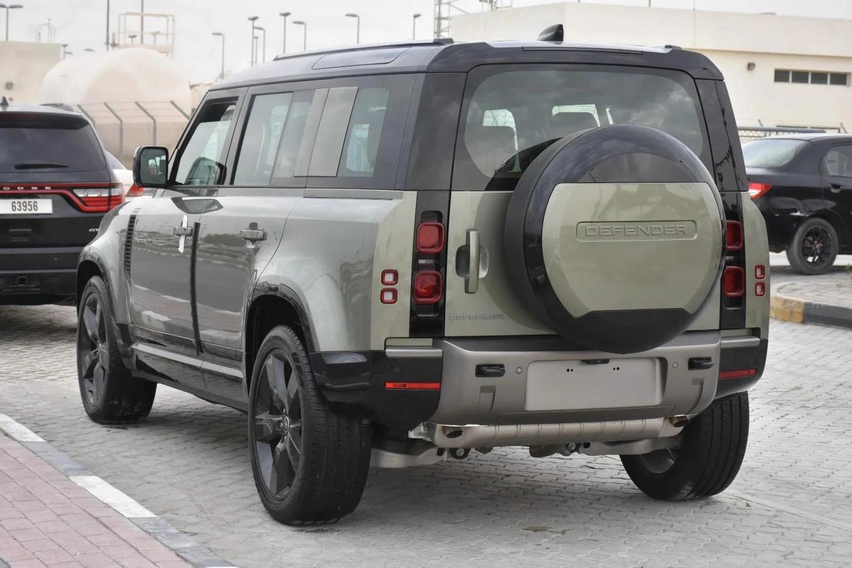 LAND ROVER DEFENDER P400 XDYNAMIC HSE 2025 | GREEN-8-8