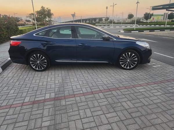 Hyundai Azera 2015 Panoramic sunroof V6 3.0L|| GCC specs || well maintained