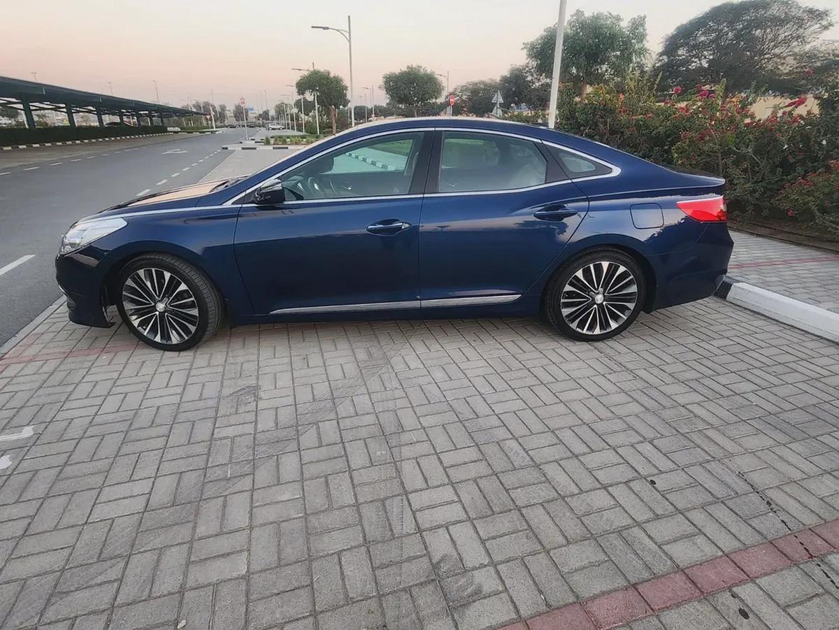 Hyundai Azera 2015 Panoramic sunroof V6 3.0L|| GCC specs || well maintained-3-3