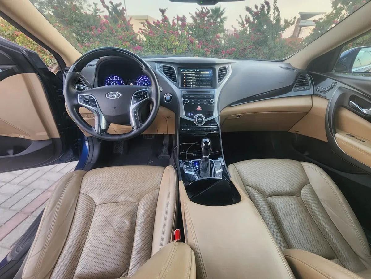 Hyundai Azera 2015 Panoramic sunroof V6 3.0L|| GCC specs || well maintained-8-8