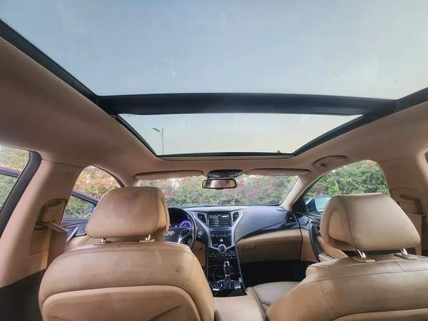 Hyundai Azera 2015 Panoramic sunroof V6 3.0L|| GCC specs || well maintained