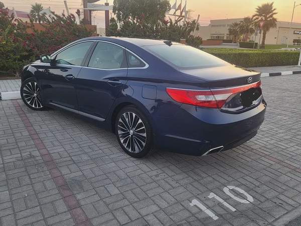 Hyundai Azera 2015 Panoramic sunroof V6 3.0L|| GCC specs || well maintained