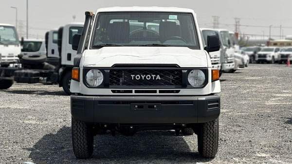 Toyota Land Cruiser Pick Up Land cruiser DOUBLE CABIN lc79 4.2L DIESEL V6 MY2025 FOR EXPORT ONLY.