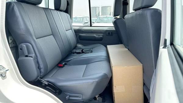 Toyota Land Cruiser Pick Up Land cruiser DOUBLE CABIN lc79 4.2L DIESEL V6 MY2025 FOR EXPORT ONLY.