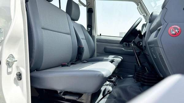 Toyota Land Cruiser Pick Up Land cruiser DOUBLE CABIN lc79 4.2L DIESEL V6 MY2025 FOR EXPORT ONLY.