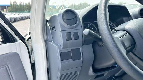 Toyota Land Cruiser Pick Up Land cruiser DOUBLE CABIN lc79 4.2L DIESEL V6 MY2025 FOR EXPORT ONLY.