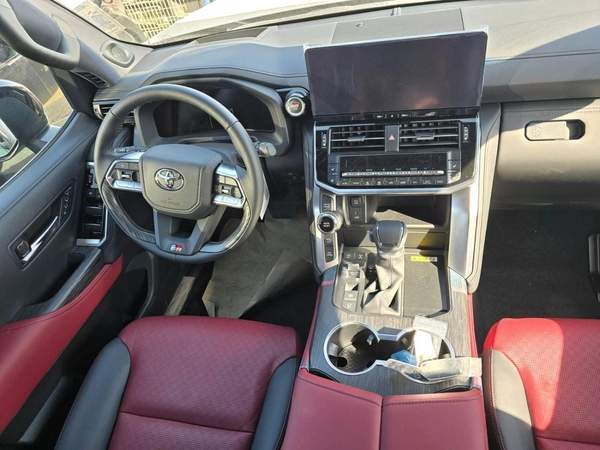 Toyota Land Cruiser TOYOTA LAND CRUISER GR 2026 MODEL