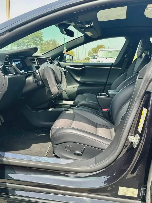 2017 Tesla Model S 90D - GCC Specs