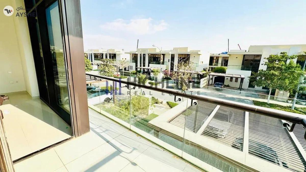 Modern 3 Bedroom Villa in Damac Hills-12-12