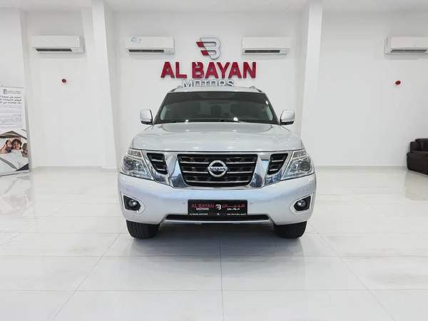 نيسان باترول SE V6 فضي / اسود خليجي Nissan Patrol SE V6 2018 - GCC Specs - Excellent Condition