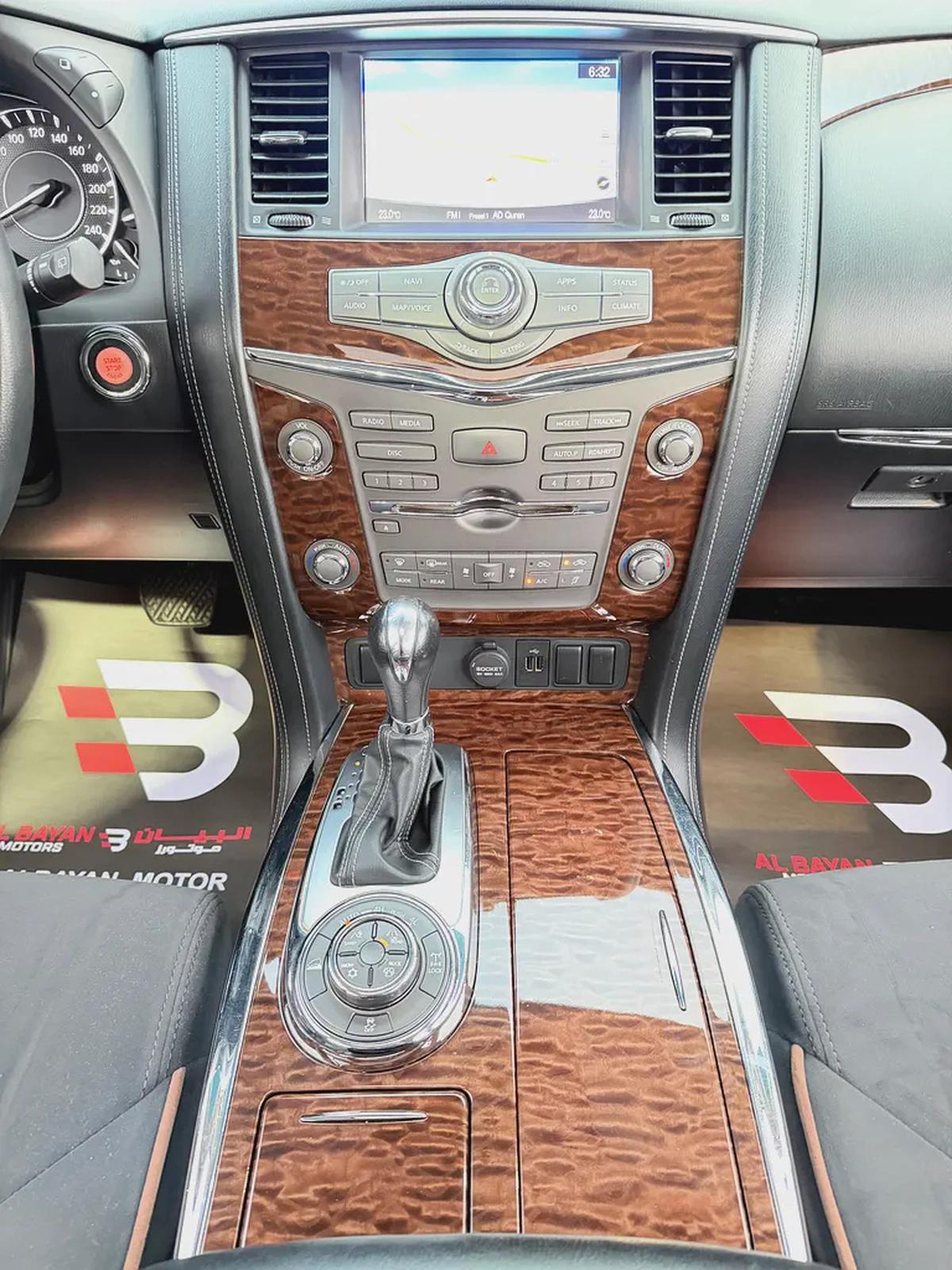 نيسان باترول SE V6 فضي / اسود خليجي Nissan Patrol SE V6 2018 - GCC Specs - Excellent Condition-11-11