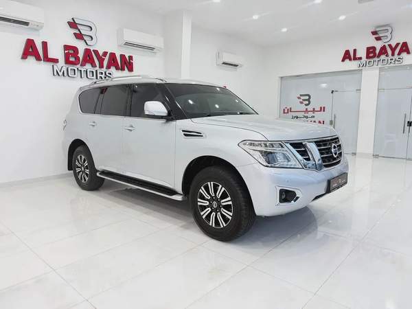 نيسان باترول SE V6 فضي / اسود خليجي Nissan Patrol SE V6 2018 - GCC Specs - Excellent Condition