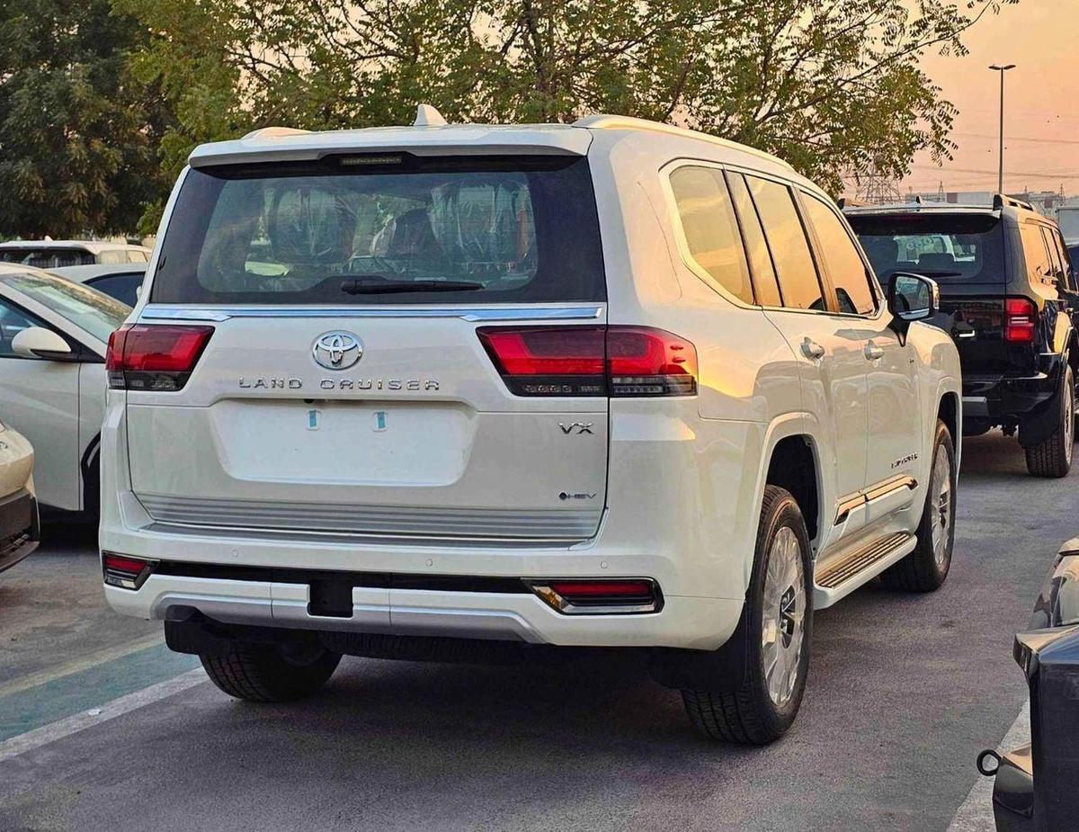 Toyota Land Cruiser VX HYBRID / 3.5L V6 PETROL / RADAR / BIG DVD / JBL SPKRS / LETAHER WITH MEMORY SEATS (CODE # VXH25)-4-4