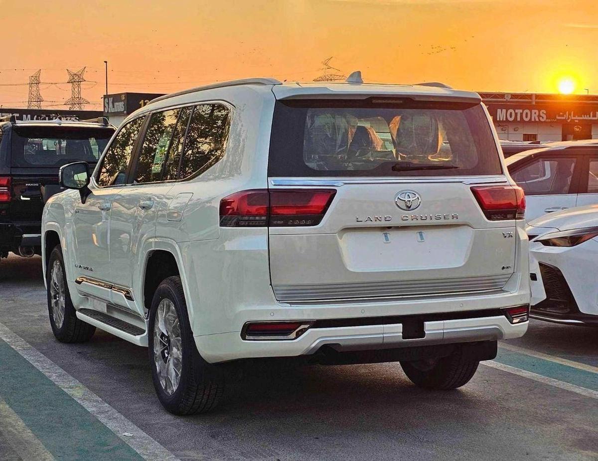 Toyota Land Cruiser VX HYBRID / 3.5L V6 PETROL / RADAR / BIG DVD / JBL SPKRS / LETAHER WITH MEMORY SEATS (CODE # VXH25)-5-5
