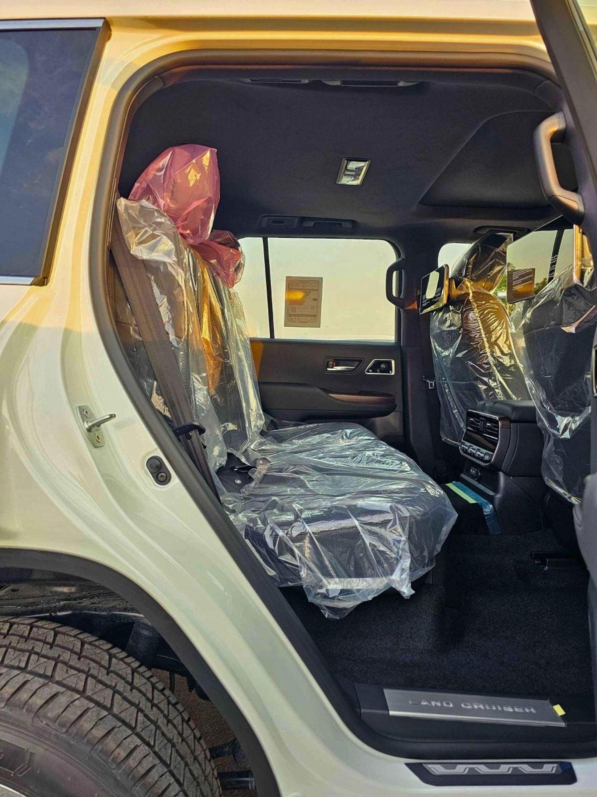 Toyota Land Cruiser VX HYBRID / 3.5L V6 PETROL / RADAR / BIG DVD / JBL SPKRS / LETAHER WITH MEMORY SEATS (CODE # VXH25)-12-12