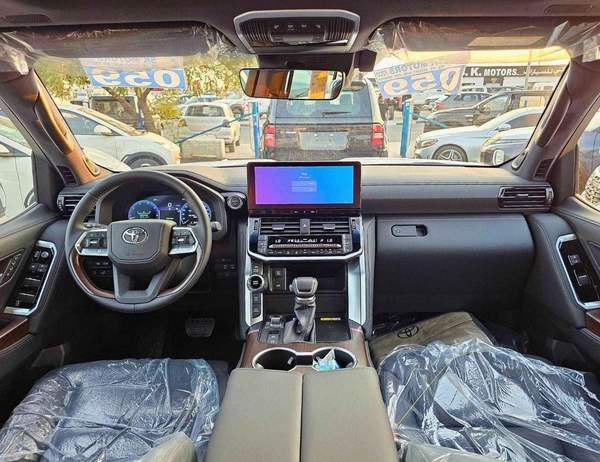 Toyota Land Cruiser VX HYBRID / 3.5L V6 PETROL / RADAR / BIG DVD / JBL SPKRS / LETAHER WITH MEMORY SEATS (CODE # VXH25)