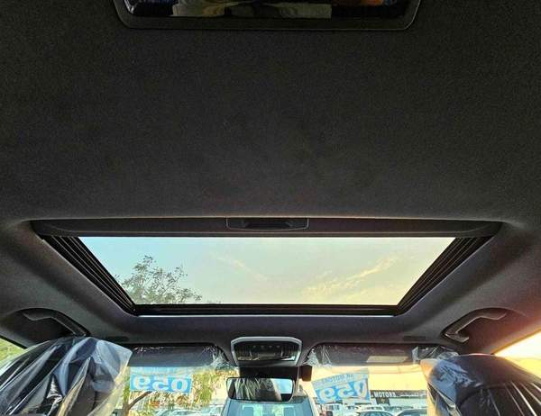 Toyota Land Cruiser VX HYBRID / 3.5L V6 PETROL / RADAR / BIG DVD / JBL SPKRS / LETAHER WITH MEMORY SEATS (CODE # VXH25)