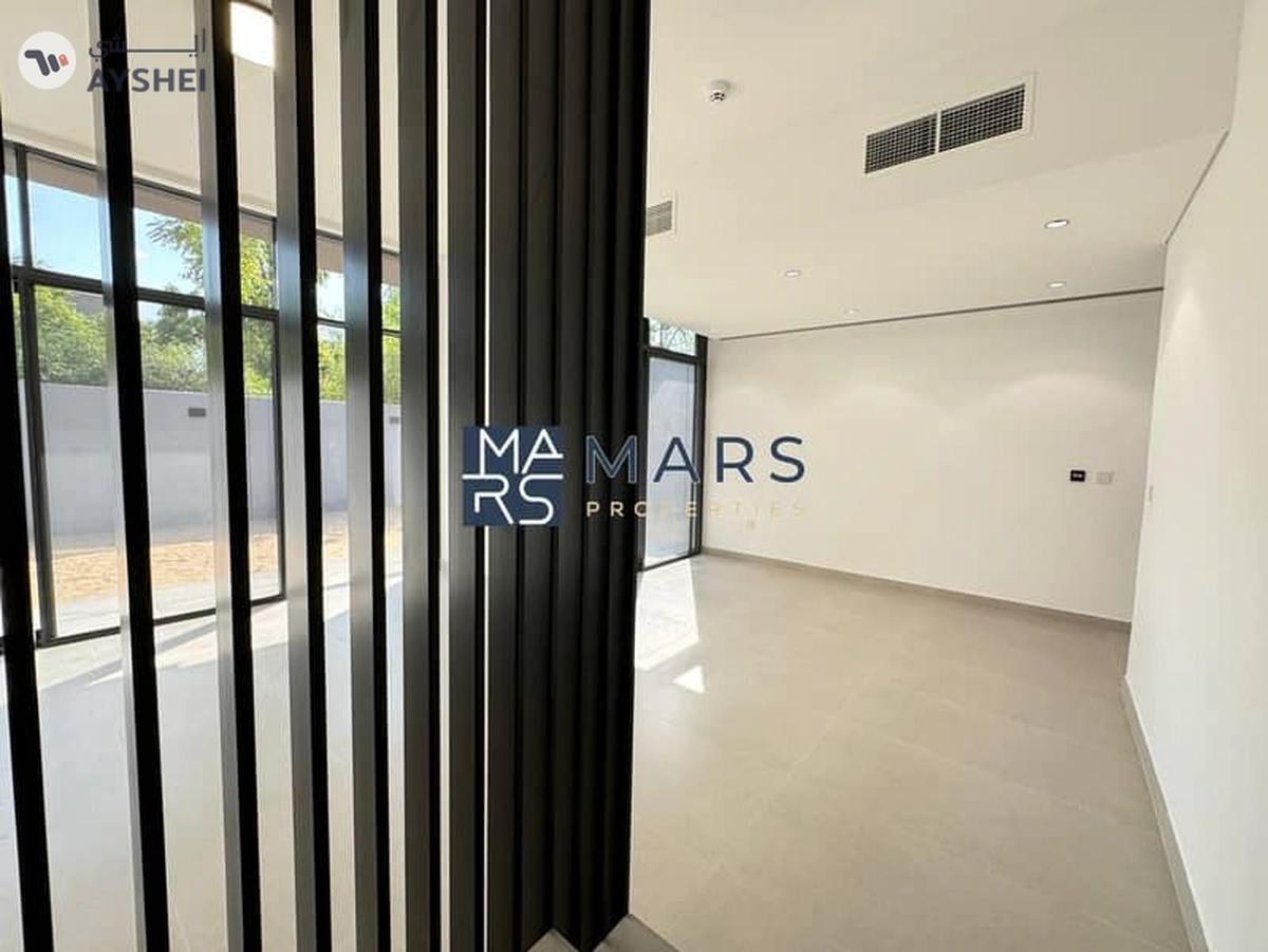 | Ready to Move | Luxury Villa | Green Community-12-12