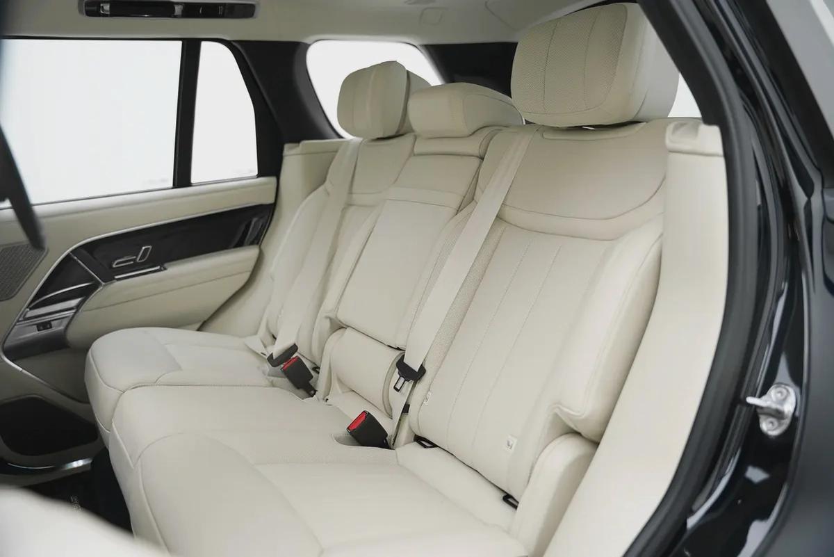 2025 RANGE ROVER P530 AUTOBIOGRAPHY WITH WARRANTY-14-14