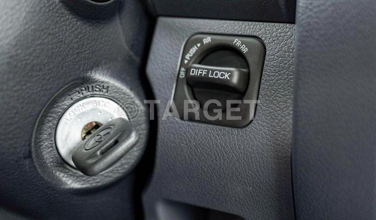Toyota Land Cruiser Pick Up LAND CRUISER LC79 4.2L V6 DUBAL CAPIN-6-6