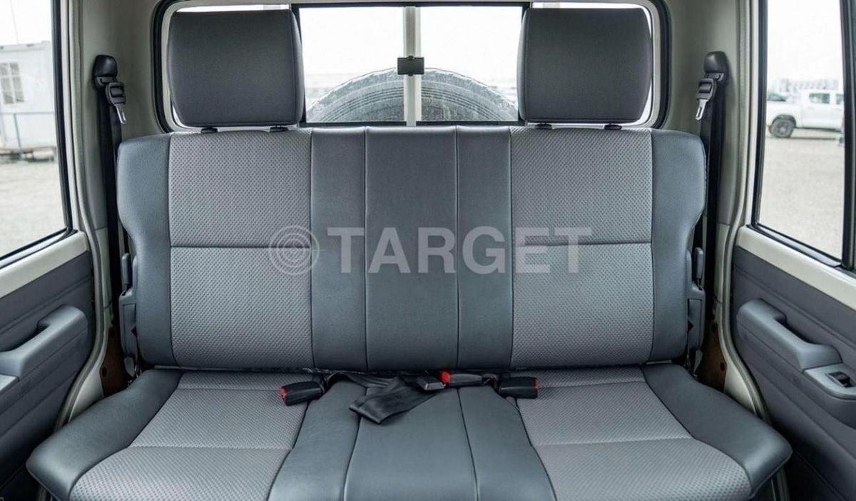 Toyota Land Cruiser Pick Up LAND CRUISER LC79 4.2L V6 DUBAL CAPIN-7-7