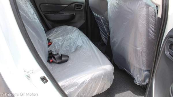 Mitsubishi L200 L200 2.4L DIESEL 4WD 2023