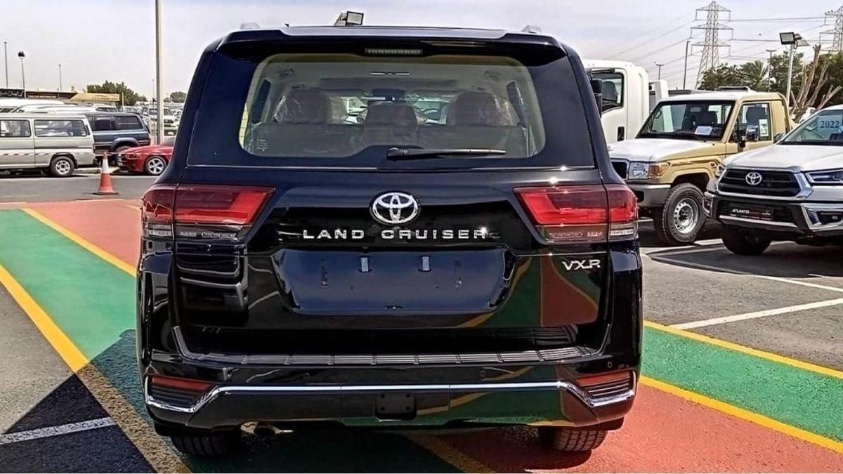 Toyota Land Cruiser VXR TOYOTA LANDCRUISER VXR FULL OPTION-2-2