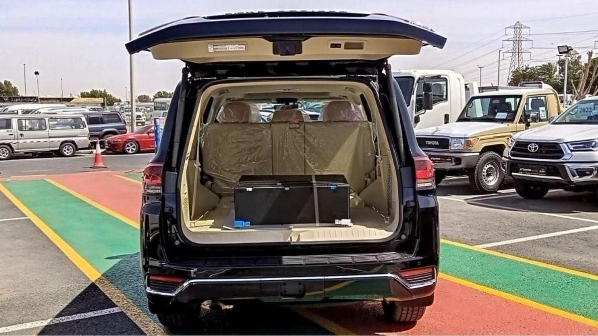 Toyota Land Cruiser VXR TOYOTA LANDCRUISER VXR FULL OPTION-3-3
