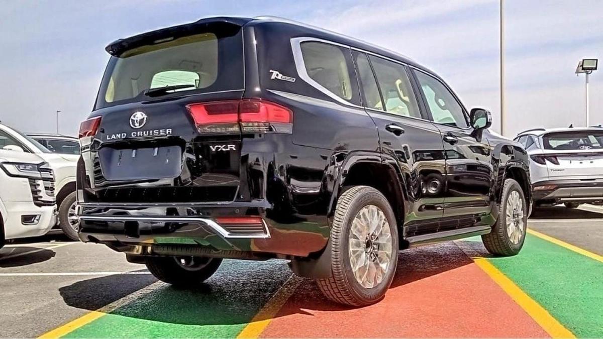 Toyota Land Cruiser VXR TOYOTA LANDCRUISER VXR FULL OPTION-6-6